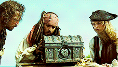pirates-of-the-caribbean-dead-man-s-chest-sparrabeth-34854597-245-140